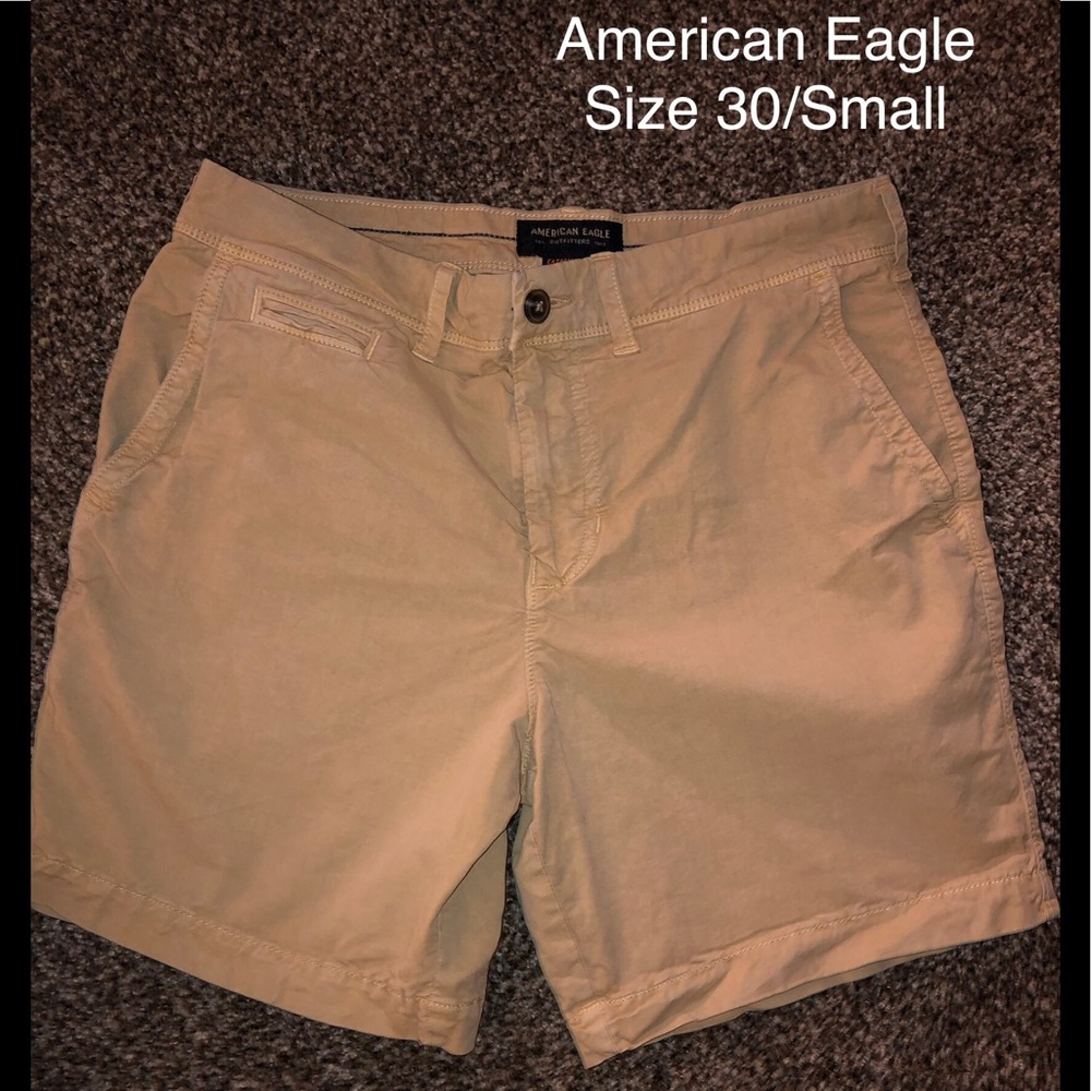 Men’s American Eagle shorts.